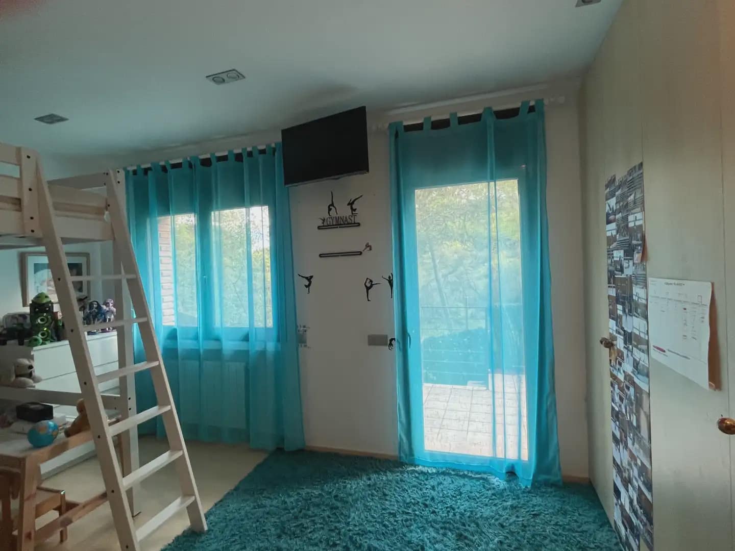 Chalet de 4 habitaciones en Begues en alquiler con piscina garaje - 3.995 € (Ref: 10048166)