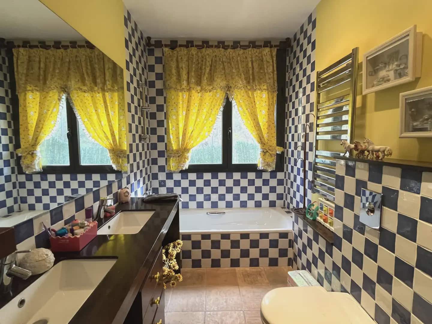 Chalet de 4 habitaciones en Begues en alquiler con piscina garaje - 3.995 € (Ref: 10048166)