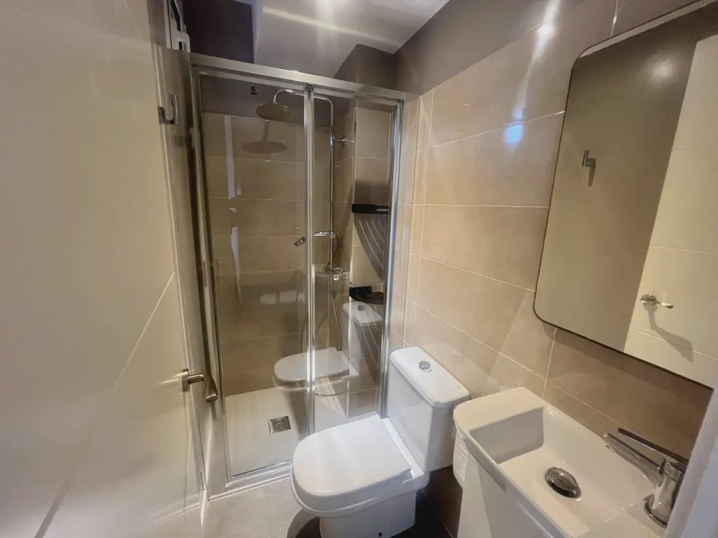 4 sovrum Hus att hyra i Gava med pool garage - 4 800 € (Ref: 10048169)