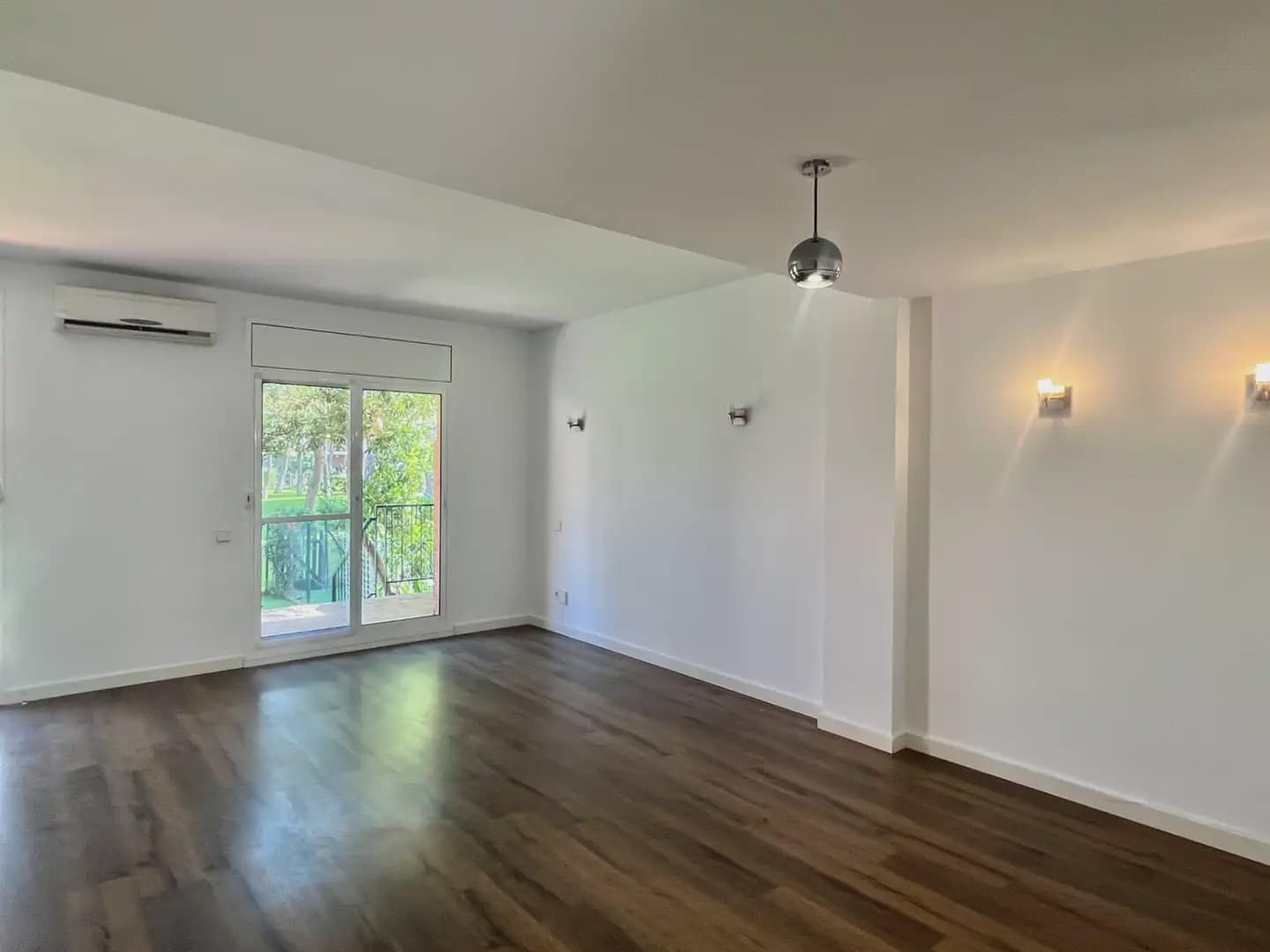 4 sovrum Hus att hyra i Gava med pool garage - 4 800 € (Ref: 10048169)