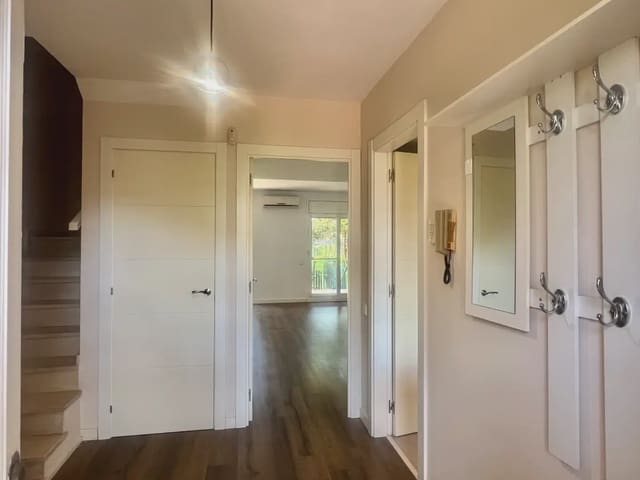 4 sovrum Hus att hyra i Gavà med pool garage - 4 800 € (Ref: 10048169)
