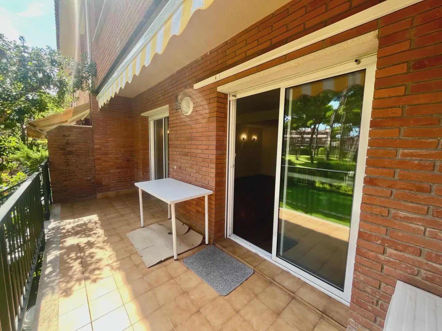 4 sovrum Hus att hyra i Gava med pool garage - 4 800 € (Ref: 10048169)