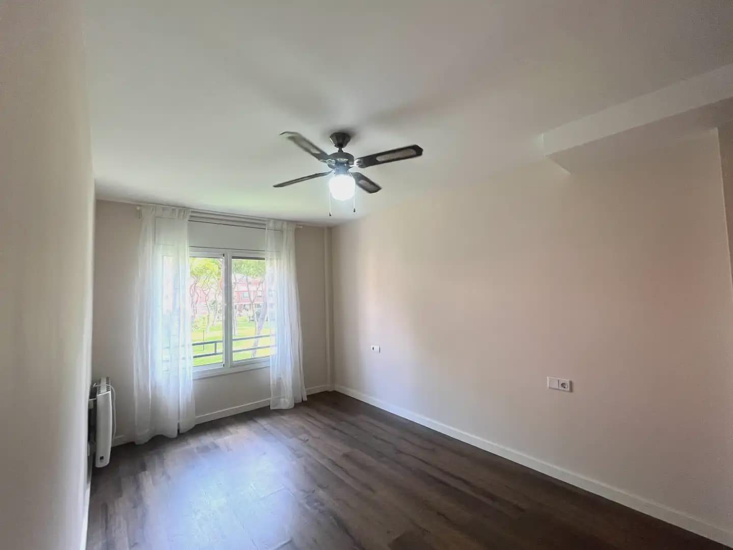 4 sovrum Hus att hyra i Gava med pool garage - 4 800 € (Ref: 10048169)
