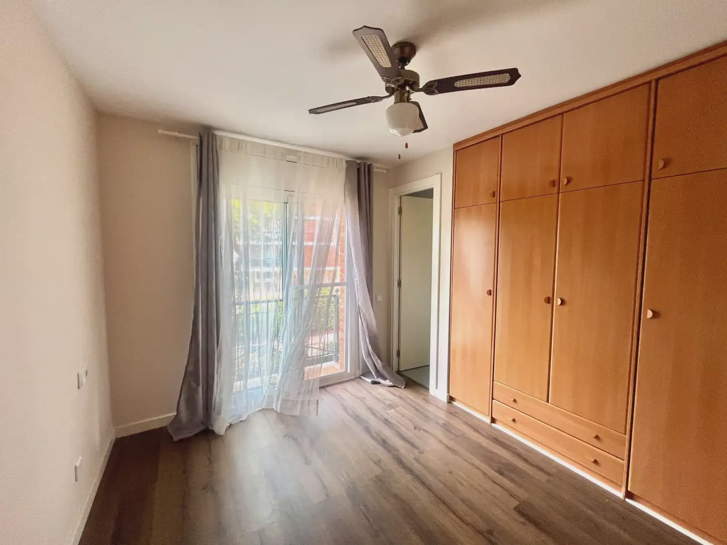 4 sovrum Hus att hyra i Gava med pool garage - 4 800 € (Ref: 10048169)