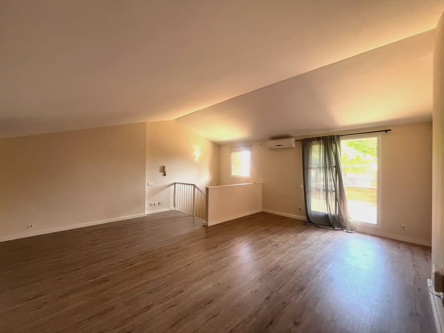 4 sovrum Hus att hyra i Gava med pool garage - 4 800 € (Ref: 10048169)