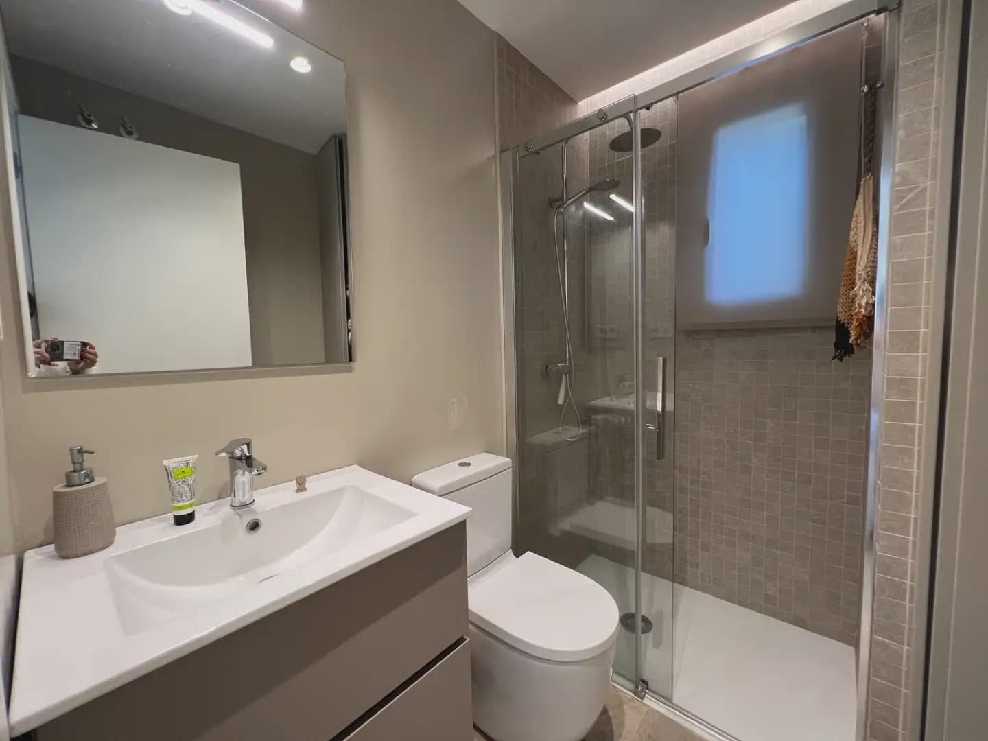 5 bedroom Villa for rent in Castelldefels with garage - € 6,200 (Ref: 10048173)