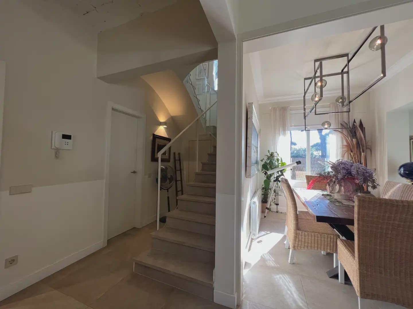 5 bedroom Villa for rent in Castelldefels with garage - € 6,200 (Ref: 10048173)