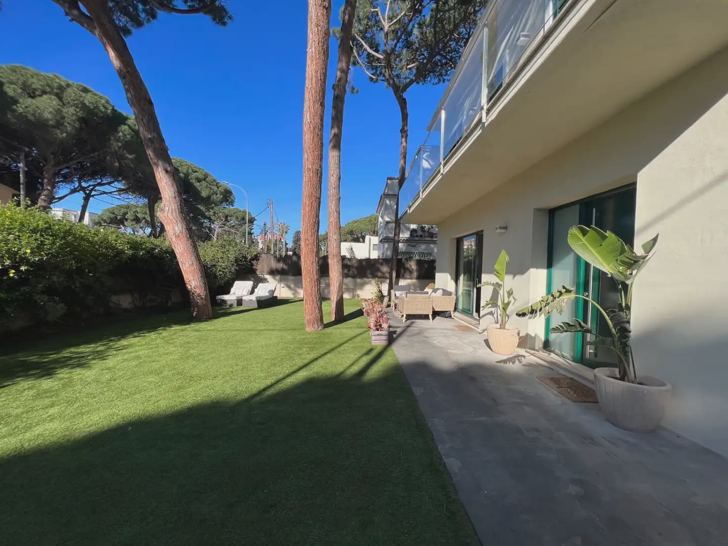 5 bedroom Villa for rent in Castelldefels with garage - € 6,200 (Ref: 10048173)
