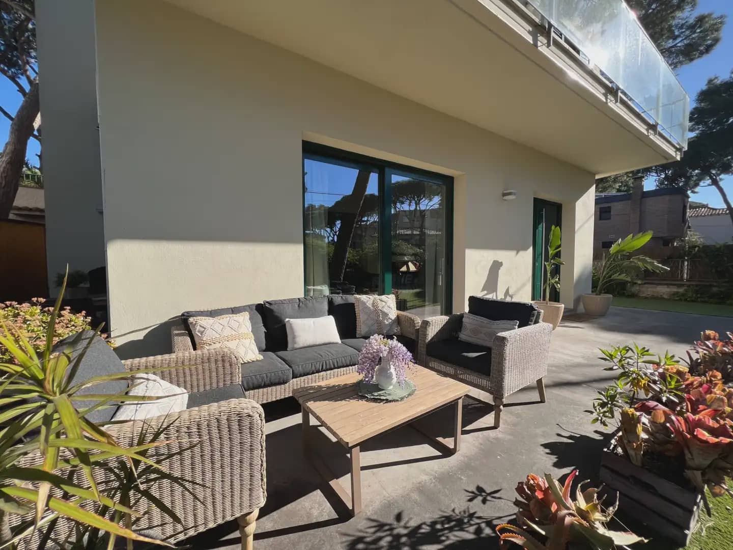 5 bedroom Villa for rent in Castelldefels with garage - € 6,200 (Ref: 10048173)