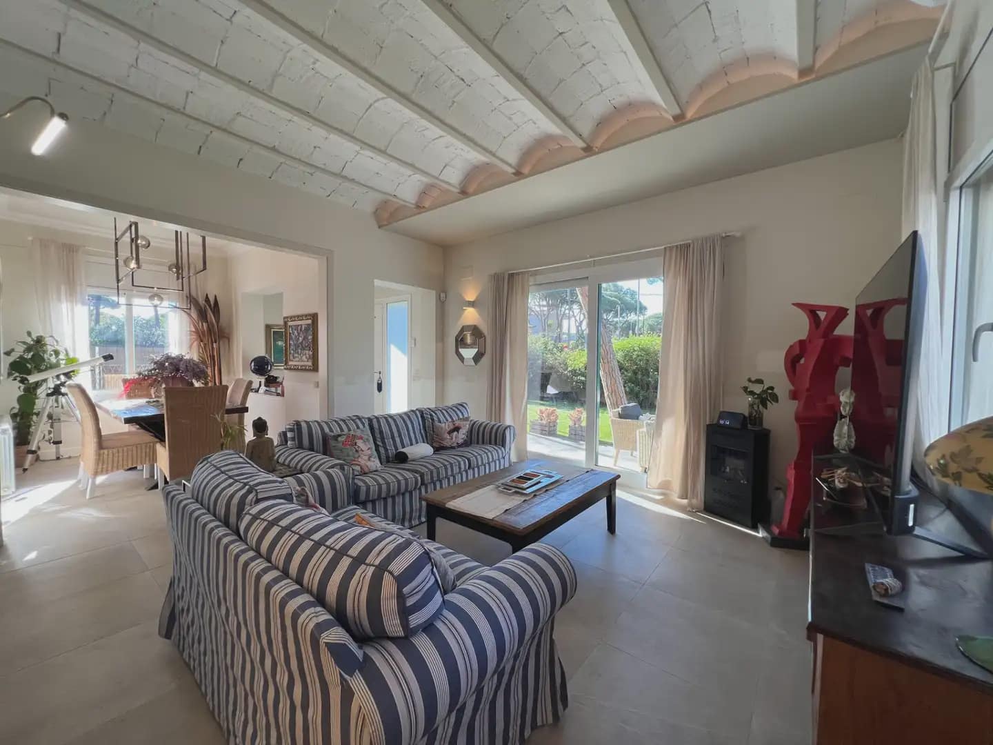 5 bedroom Villa for rent in Castelldefels with garage - € 6,200 (Ref: 10048173)