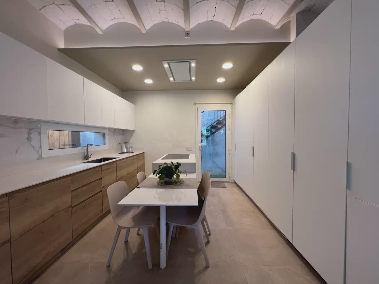5 bedroom Villa for rent in Castelldefels with garage - € 6,200 (Ref: 10048173)