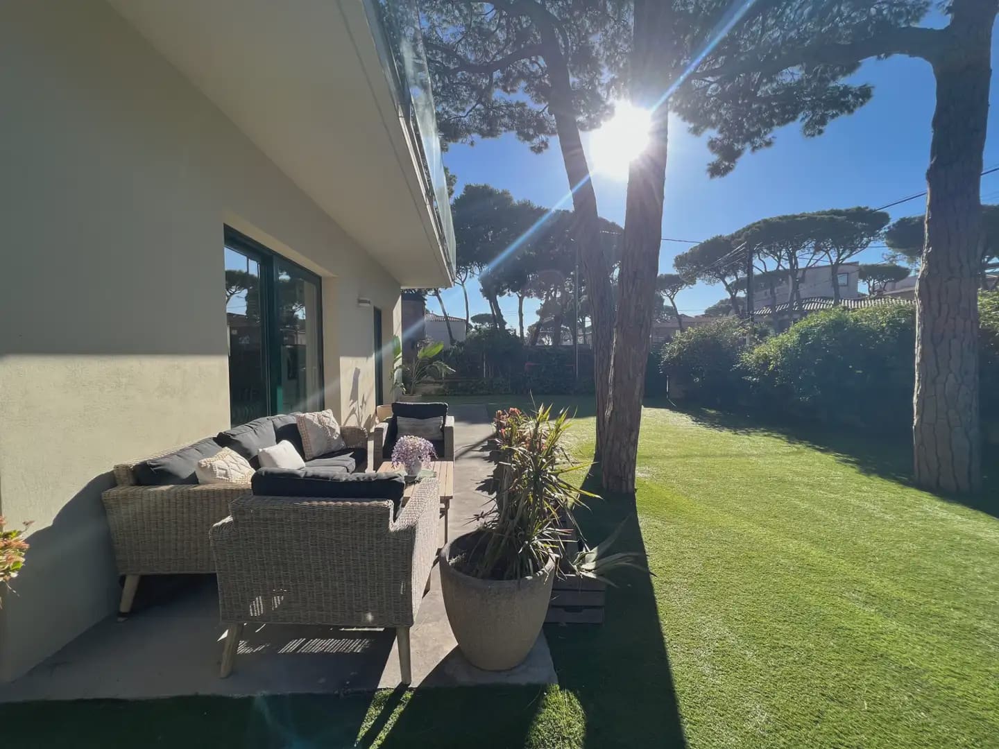 5 bedroom Villa for rent in Castelldefels with garage - € 6,200 (Ref: 10048173)