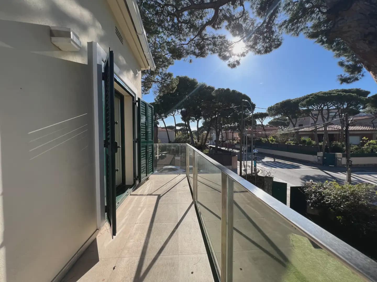 5 bedroom Villa for rent in Castelldefels with garage - € 6,200 (Ref: 10048173)
