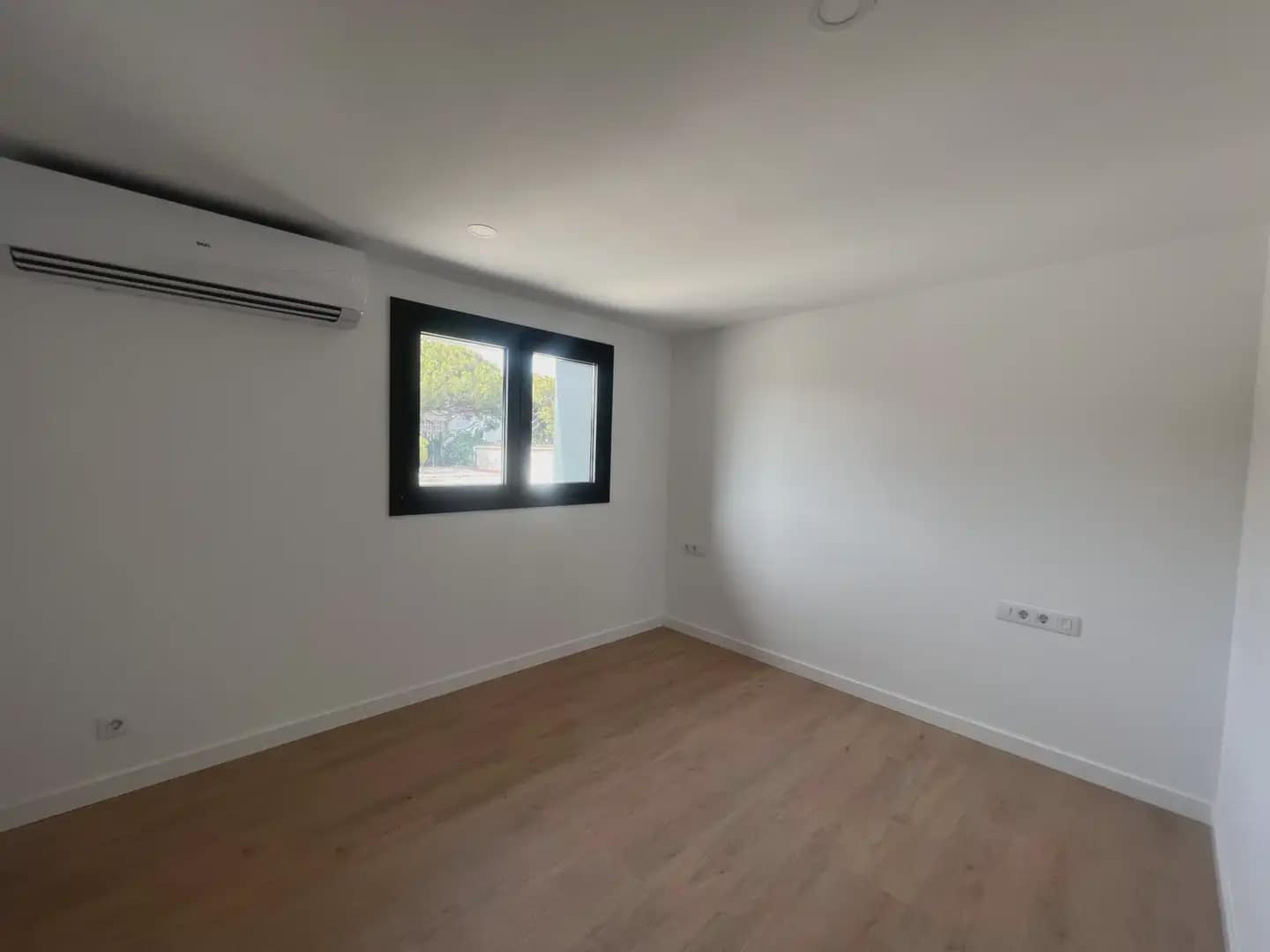 2 soveværelse Lejlighed til salg i Gava med swimmingpool garage - € 599.000 (Ref: 10048175)