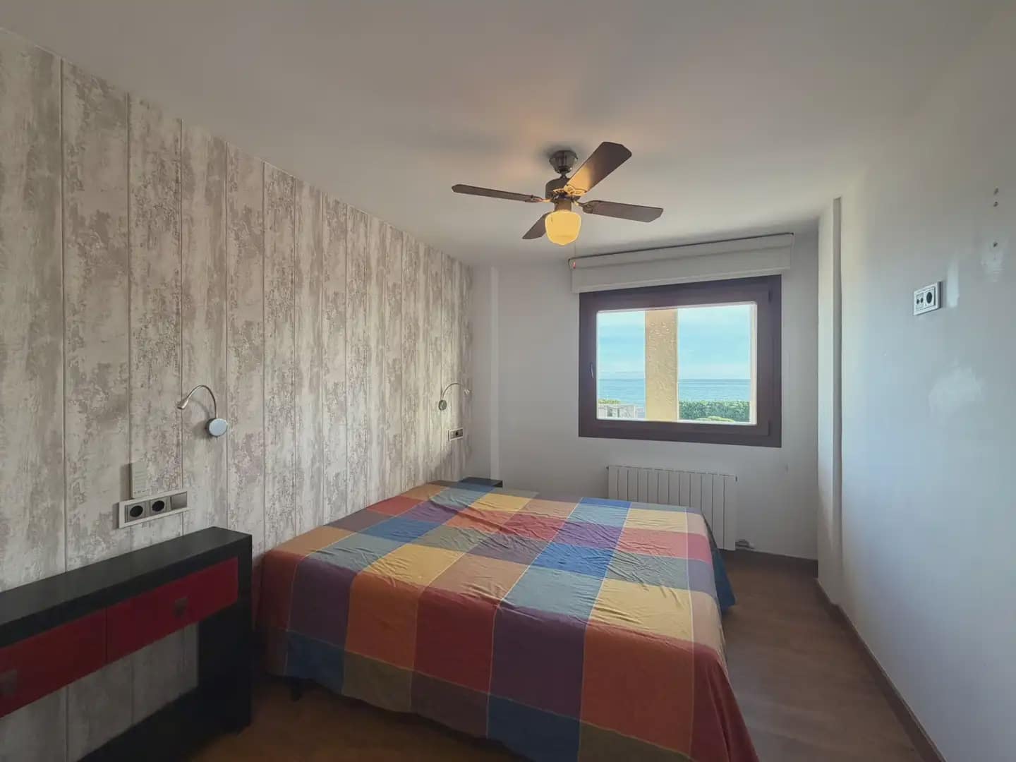 2 slaapkamer Flat te huur in Gava met zwembad garage - € 3.500 (Ref: 10048177)