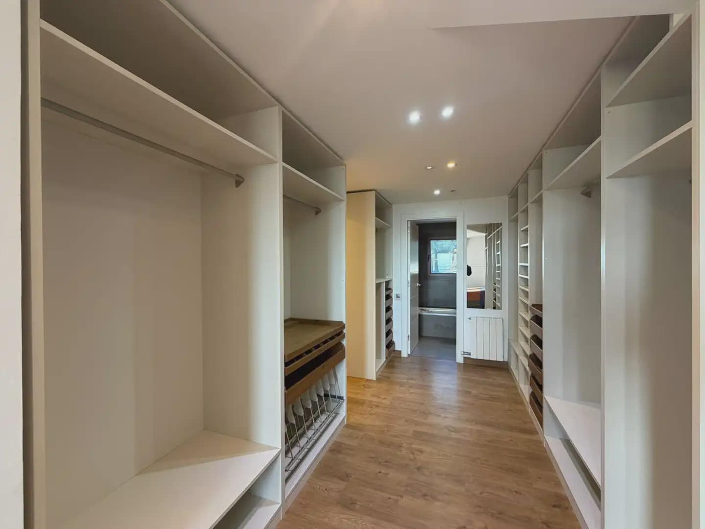 2 slaapkamer Flat te huur in Gava met zwembad garage - € 3.500 (Ref: 10048177)