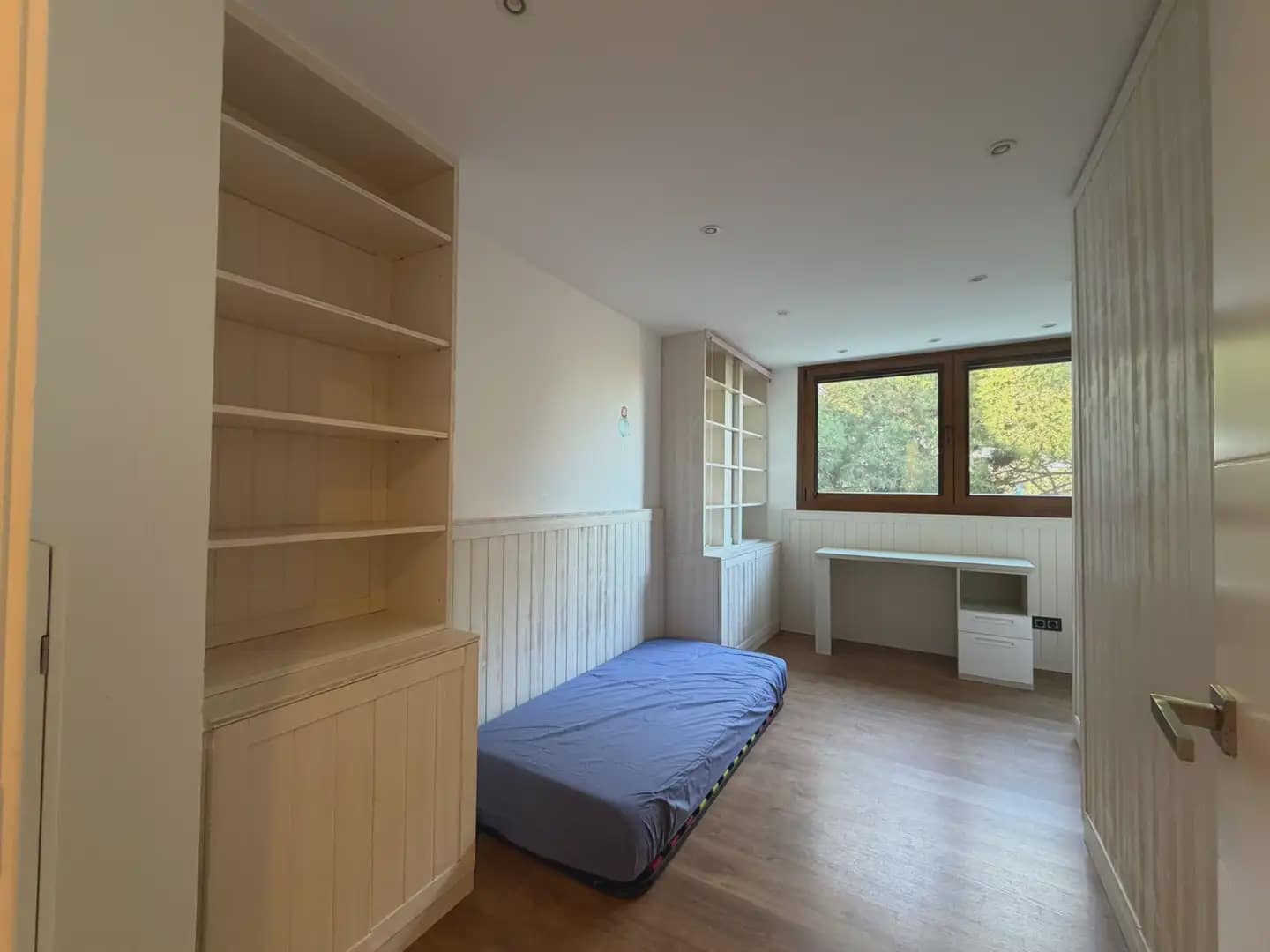 2 slaapkamer Flat te huur in Gava met zwembad garage - € 3.500 (Ref: 10048177)