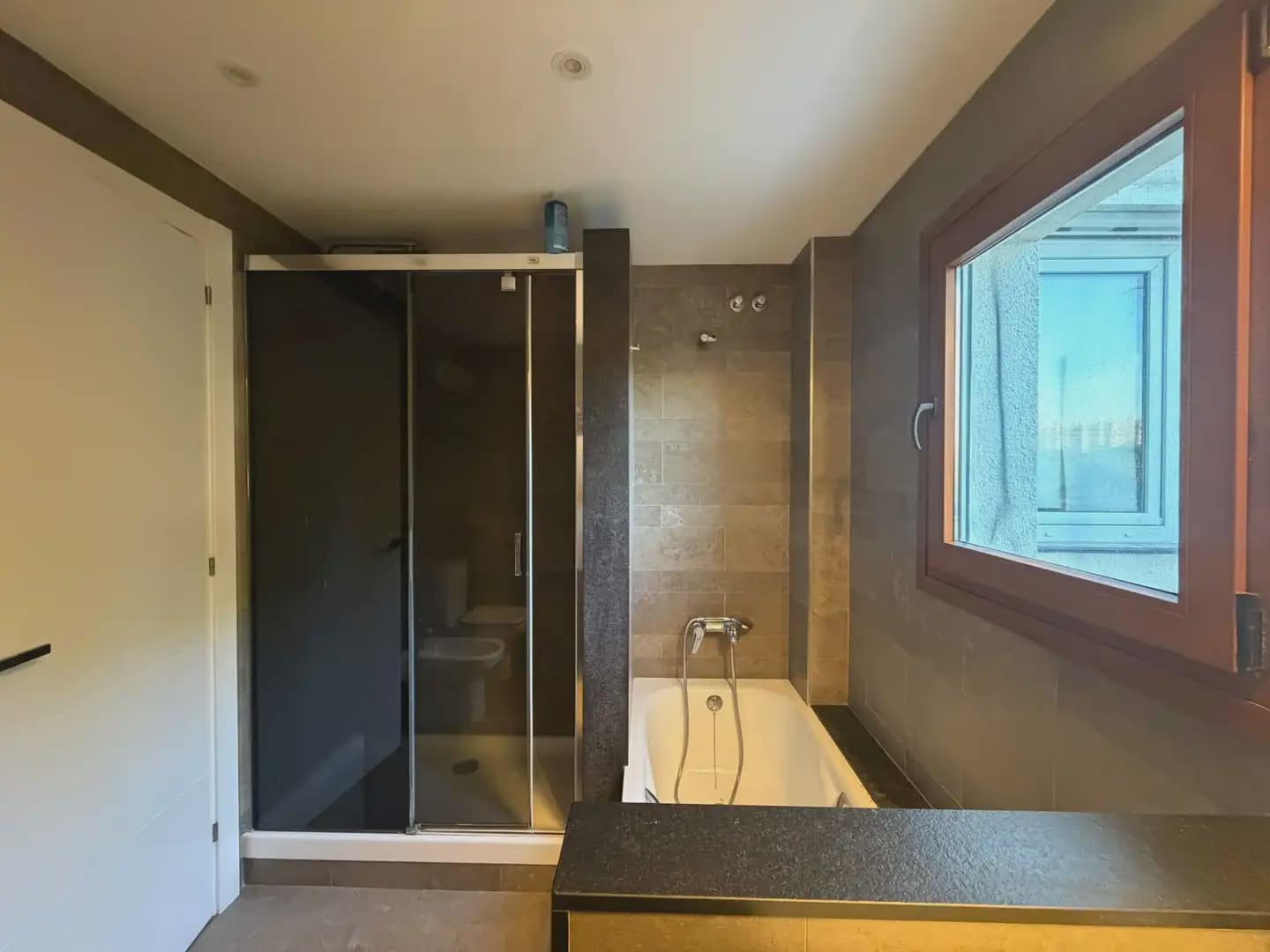 2 slaapkamer Flat te huur in Gava met zwembad garage - € 3.500 (Ref: 10048177)