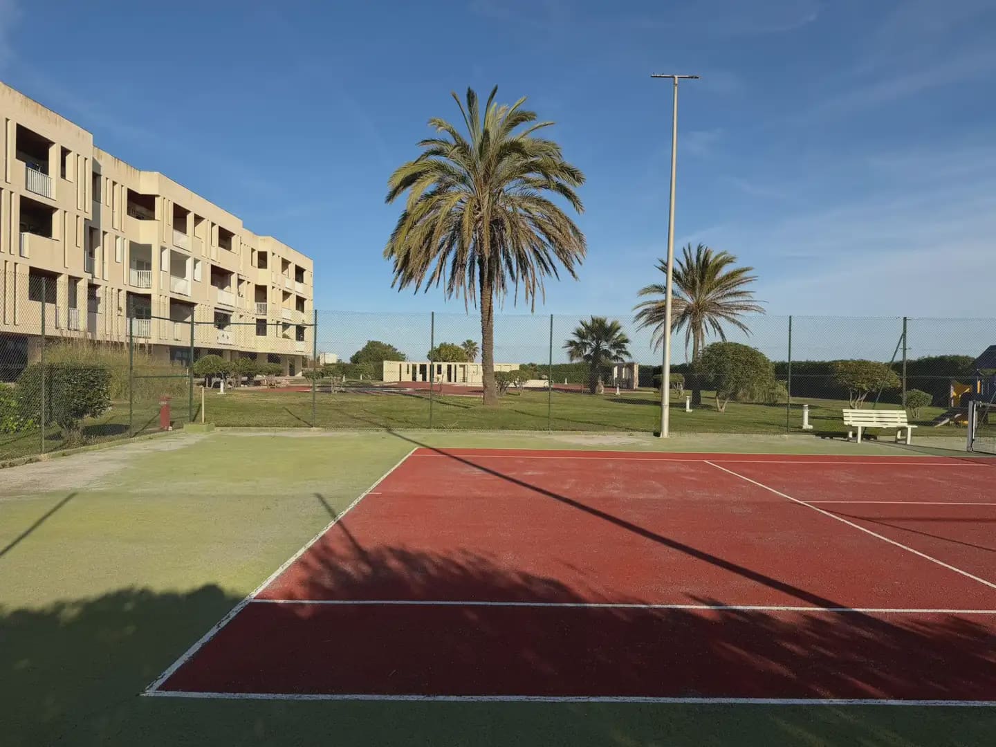 2 slaapkamer Flat te huur in Gava met zwembad garage - € 3.500 (Ref: 10048177)