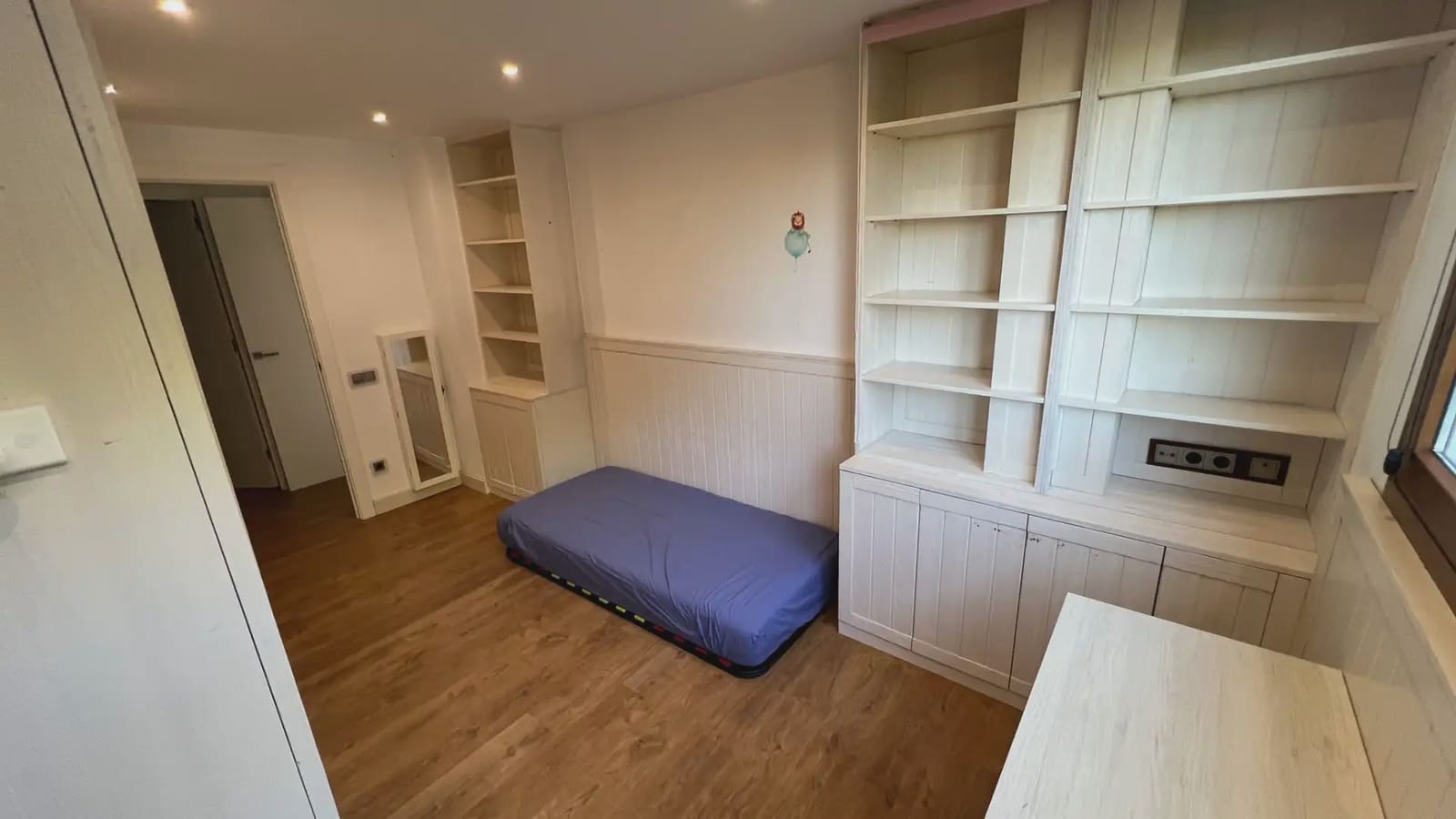 2 slaapkamer Flat te huur in Gava met zwembad garage - € 3.500 (Ref: 10048177)