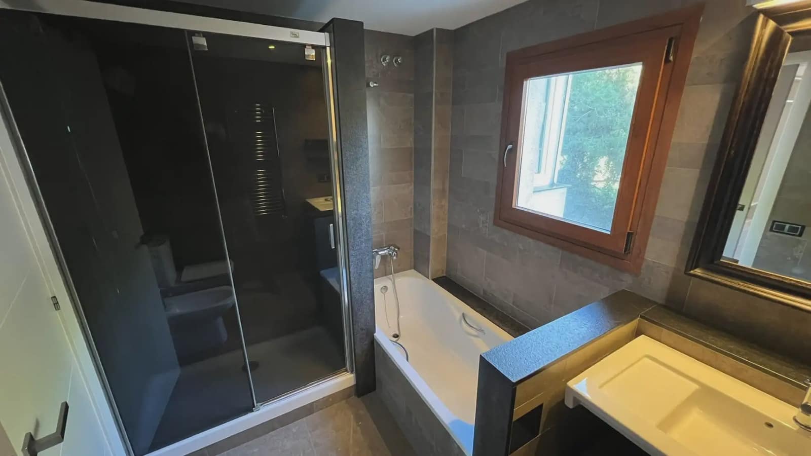 2 slaapkamer Flat te huur in Gava met zwembad garage - € 3.500 (Ref: 10048177)
