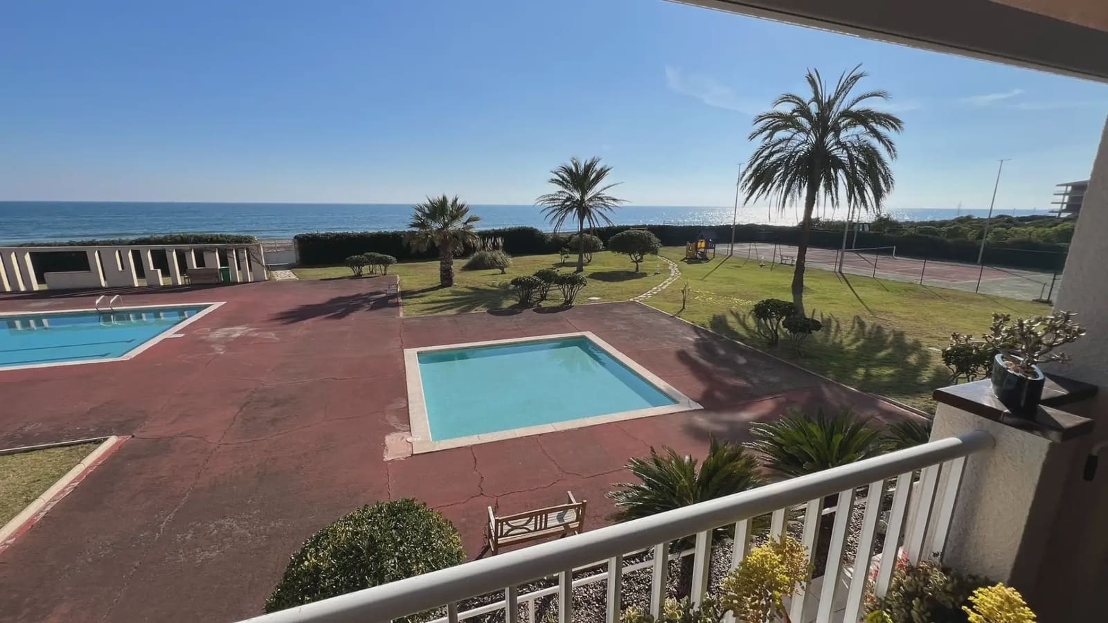 2 slaapkamer Flat te huur in Gava met zwembad garage - € 3.500 (Ref: 10048177)