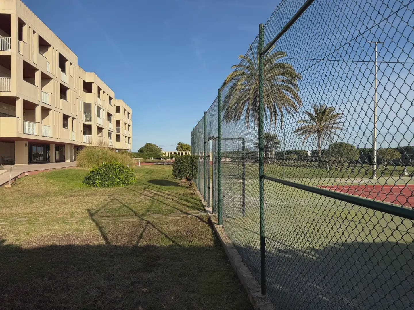 2 slaapkamer Flat te huur in Gava met zwembad garage - € 3.500 (Ref: 10048177)