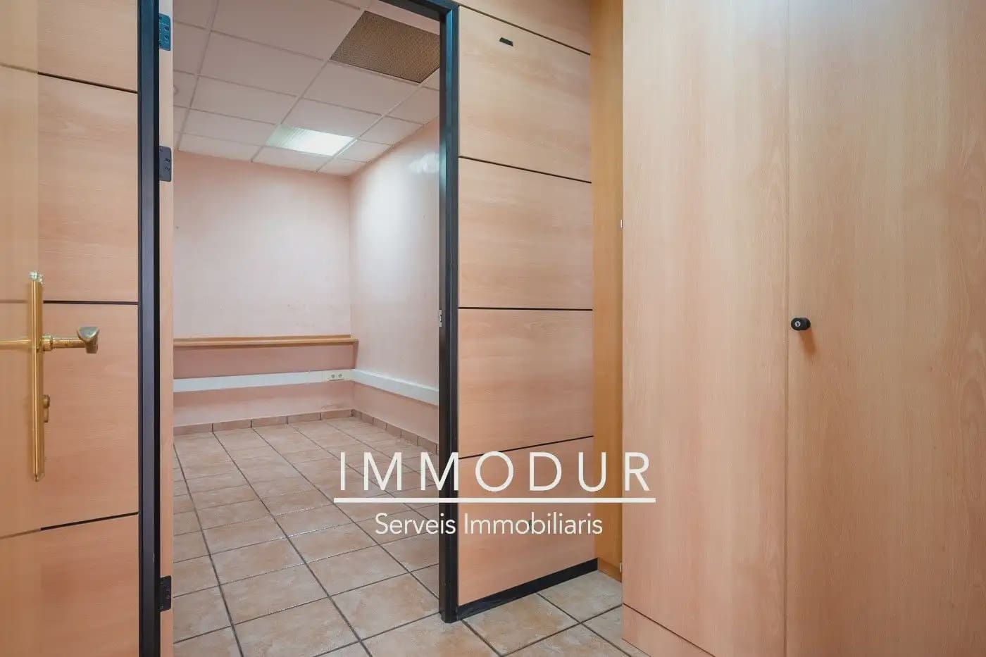 Commercial for sale in Viladecans - € 115,000 (Ref: 10048178)