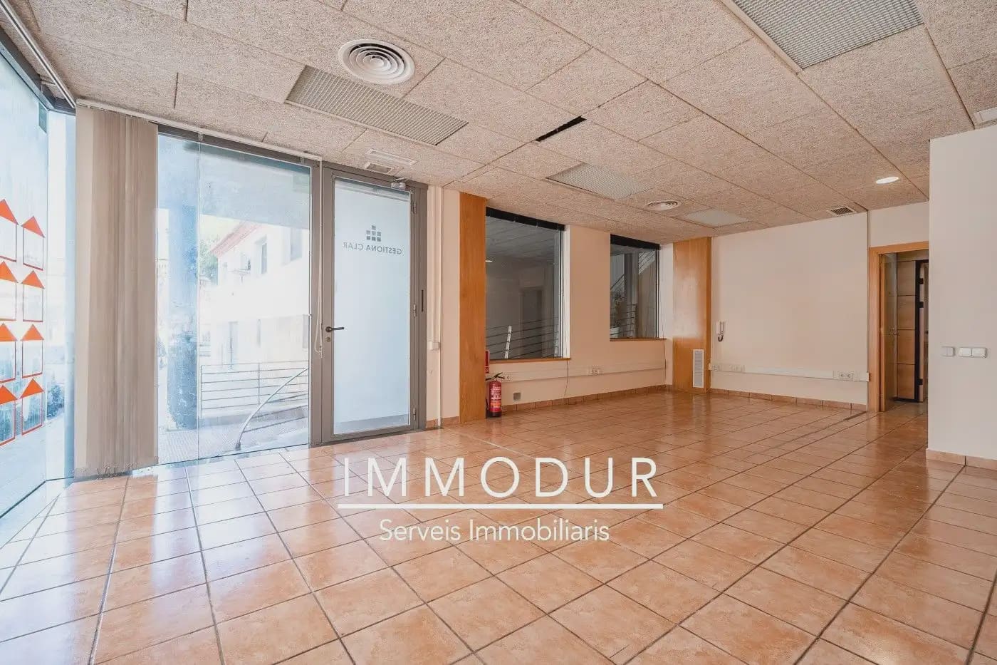 Commercial for sale in Viladecans - € 115,000 (Ref: 10048178)