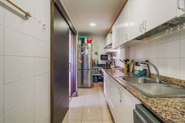 2 makuuhuone Asunto myytävänä paikassa Castelldefels mukana 
autotalli - 420 000 € (Ref: 10048183)