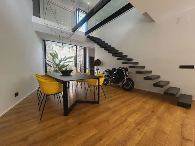 5 Zimmer Villa zu verkaufen in Matadepera mit Garage - 1.090.000 € (Ref: 10048185)
