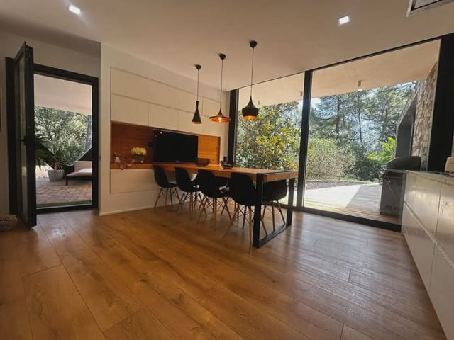 5 Zimmer Villa zu verkaufen in Matadepera mit Garage - 1.090.000 € (Ref: 10048185)