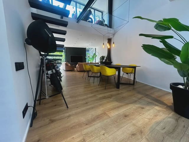 5 Zimmer Villa zu verkaufen in Matadepera mit Garage - 1.090.000 € (Ref: 10048185)