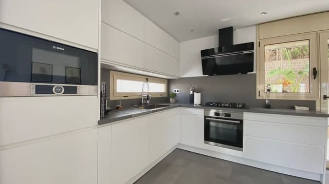 5 soveværelse Villa til leje i Sitges med swimmingpool garage - € 4.500 (Ref: 10054347)