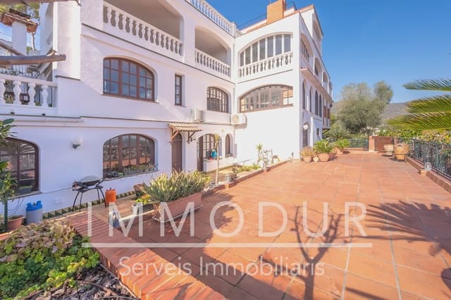 7 sypialnia Willa na sprzedaż w Castelldefels z basenem garażem - 1 350 000 € (Ref: 10054512)