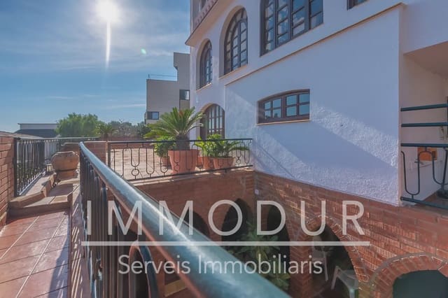 7 sypialnia Willa na sprzedaż w Castelldefels z basenem garażem - 1 350 000 € (Ref: 10054512)