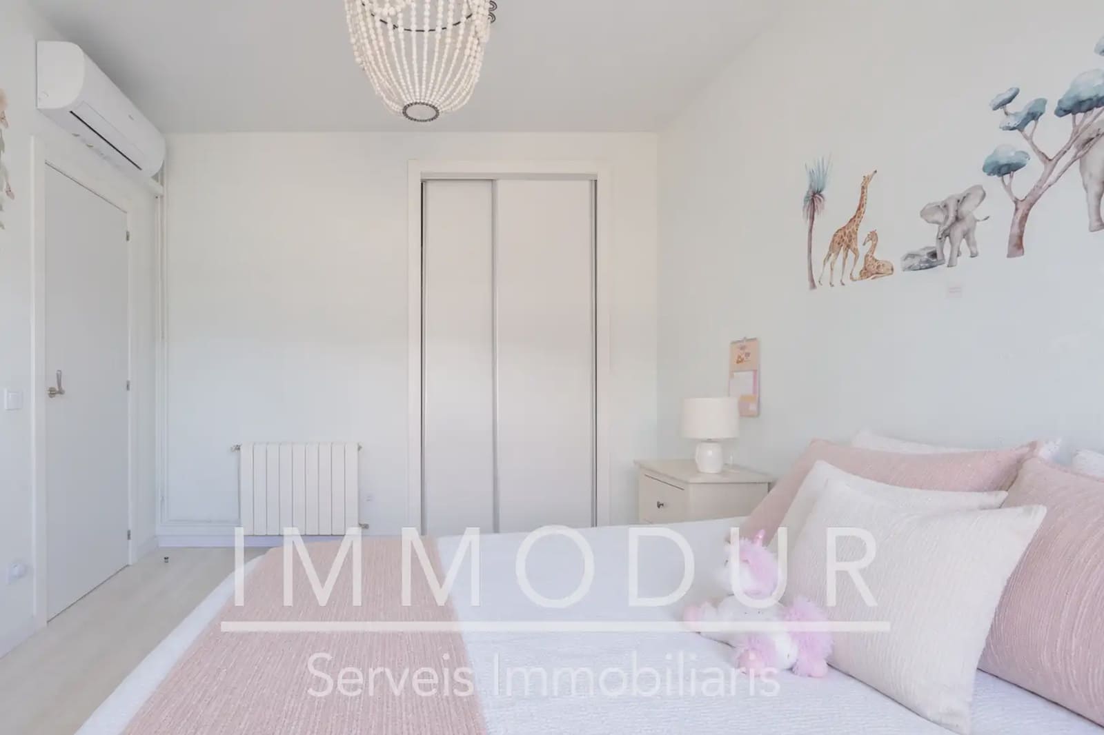 7 soverom Villa til salgs i Gava med svømmebasseng garasje - € 1 065 000 (Ref: 10057834)