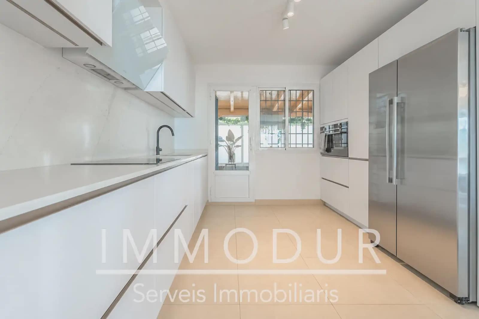 7 soverom Villa til salgs i Gava med svømmebasseng garasje - € 1 065 000 (Ref: 10057834)