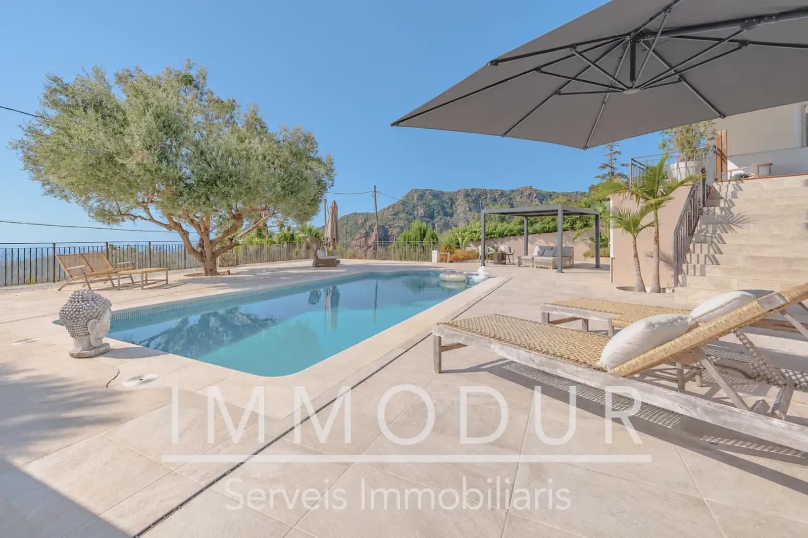 7 soverom Villa til salgs i Gava med svømmebasseng garasje - € 1 065 000 (Ref: 10057834)