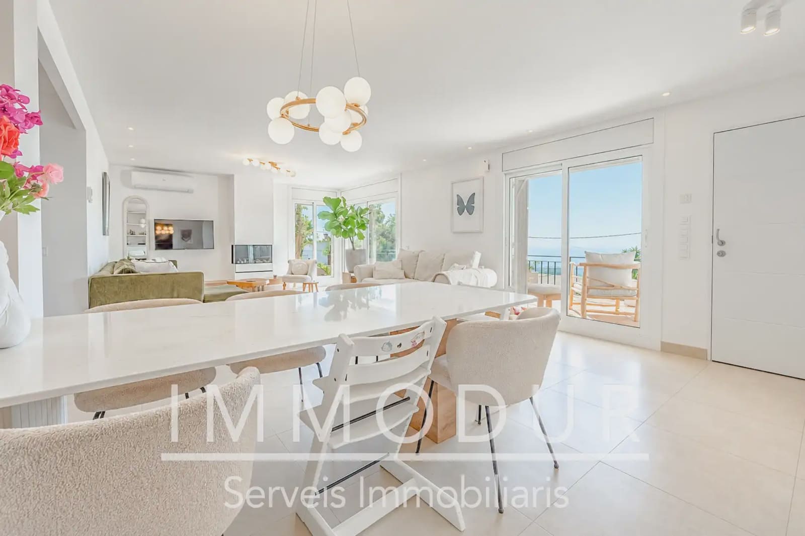7 soverom Villa til salgs i Gava med svømmebasseng garasje - € 1 065 000 (Ref: 10057834)
