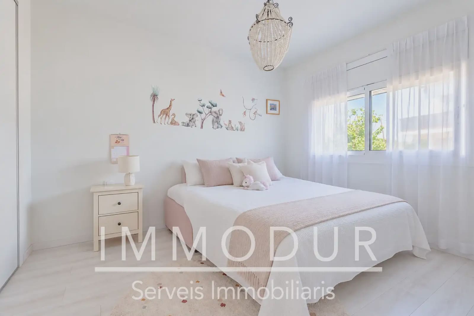 7 soverom Villa til salgs i Gava med svømmebasseng garasje - € 1 065 000 (Ref: 10057834)