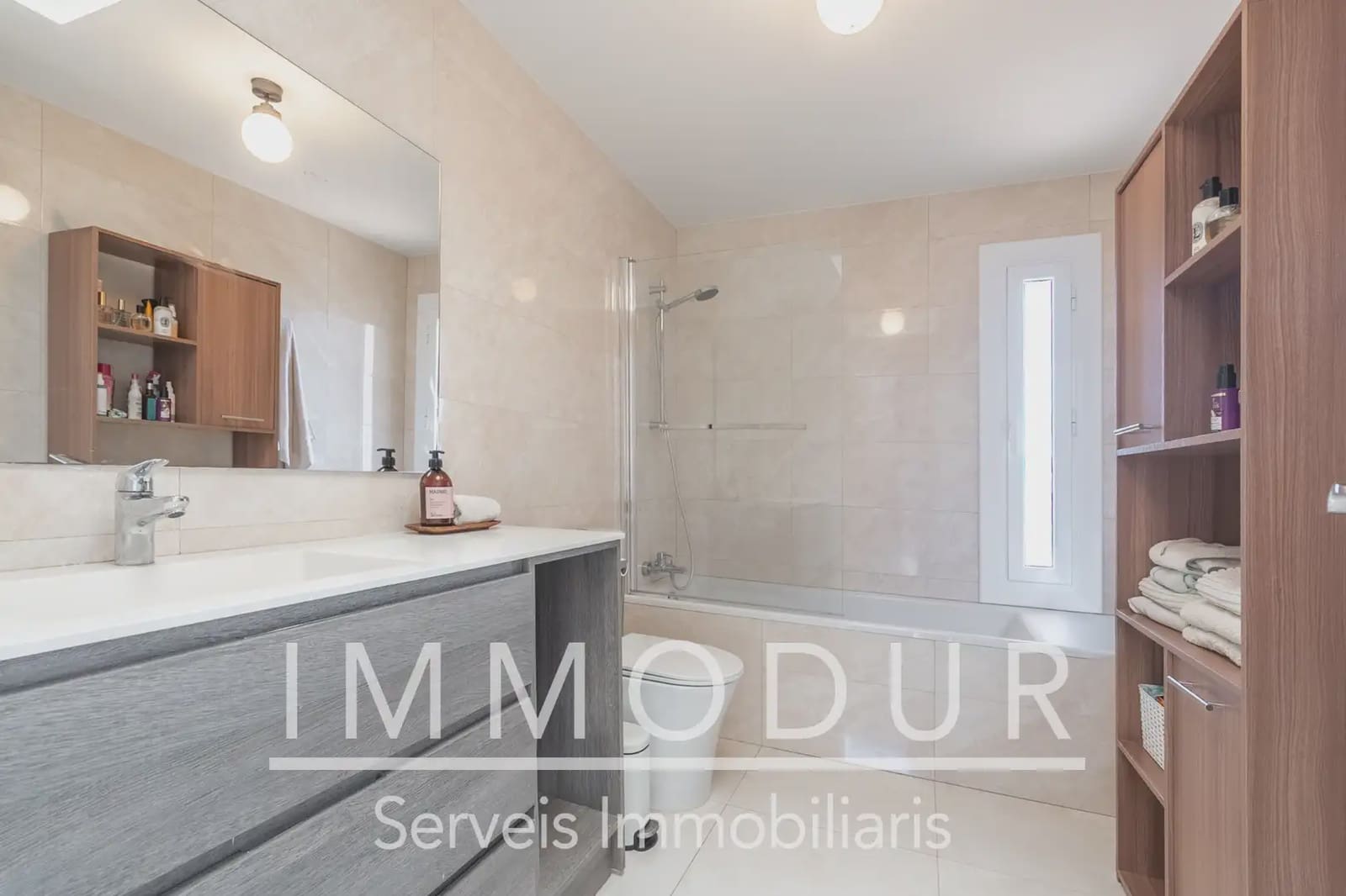 7 soverom Villa til salgs i Gava med svømmebasseng garasje - € 1 065 000 (Ref: 10057834)