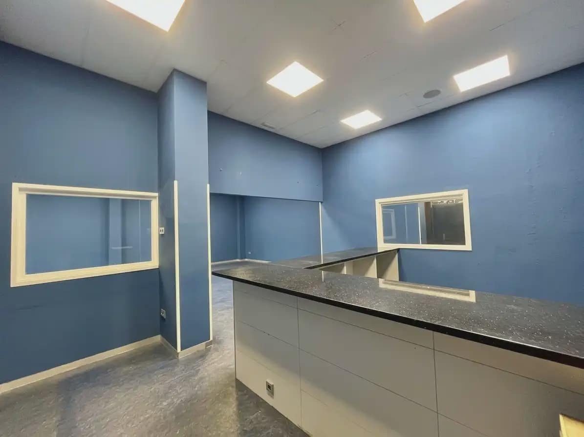 Comercial para venda em Castellbisbal - 275 000 € (Ref: 10079110)
