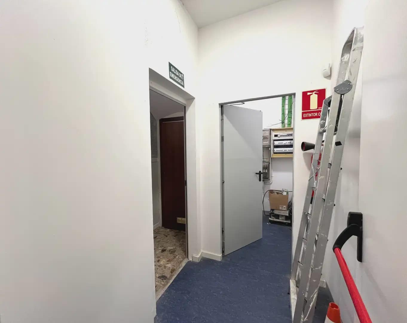Comercial para venda em Castellbisbal - 275 000 € (Ref: 10079110)
