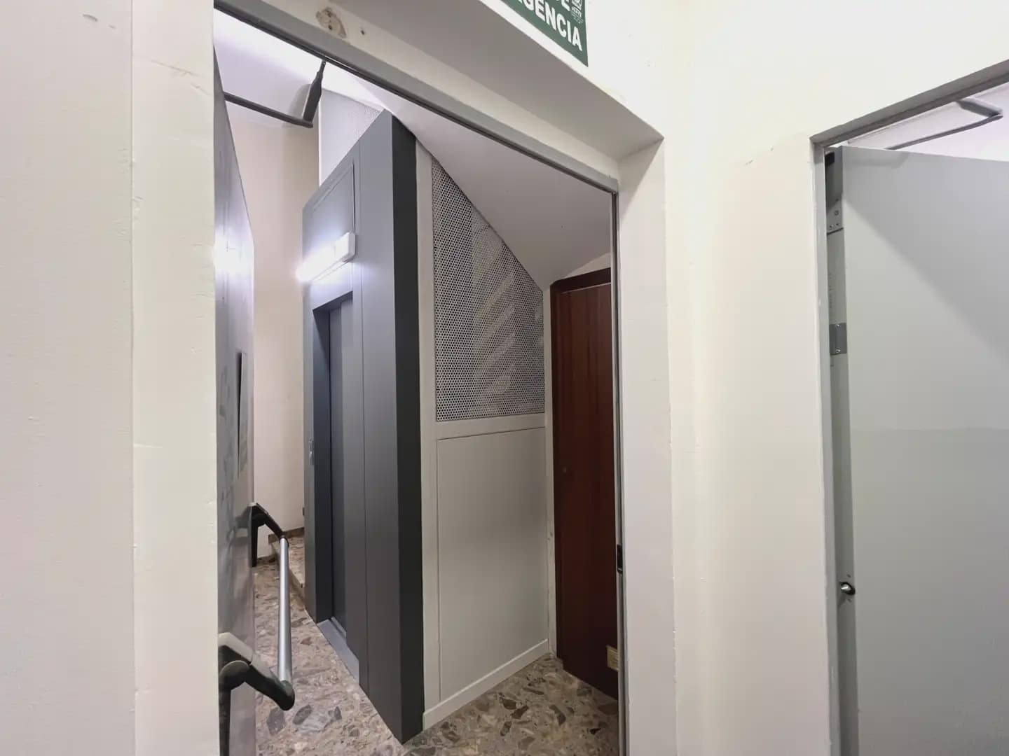 Comercial para venda em Castellbisbal - 275 000 € (Ref: 10079110)
