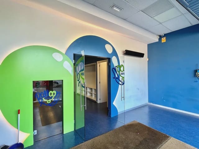 Comercial para venda em Castellbisbal - 275 000 € (Ref: 10079110)