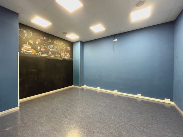 Comercial para venda em Castellbisbal - 275 000 € (Ref: 10079110)