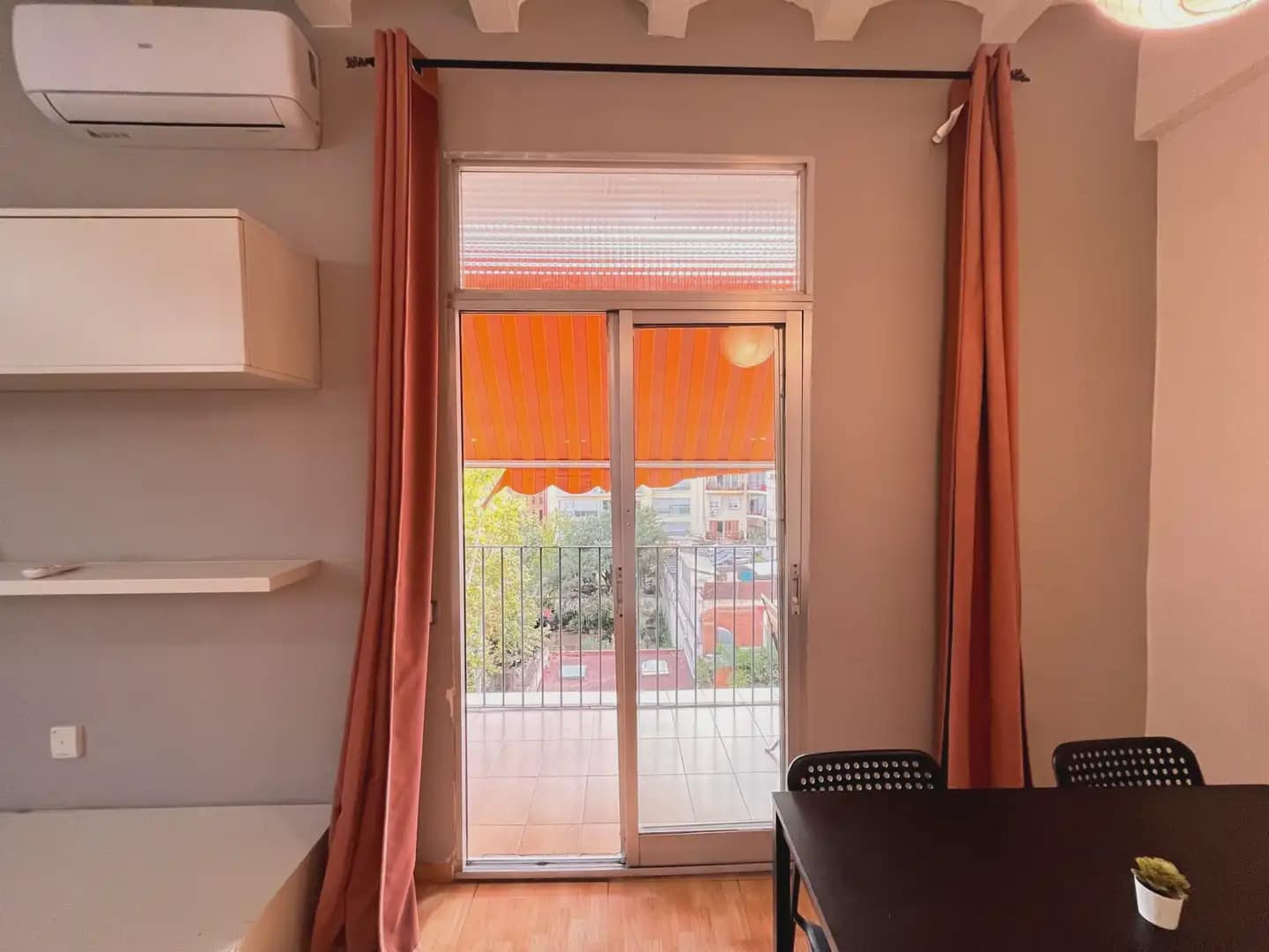 2 bedroom Flat for sale in Barcelona city - € 475,000 (Ref: 10097480)