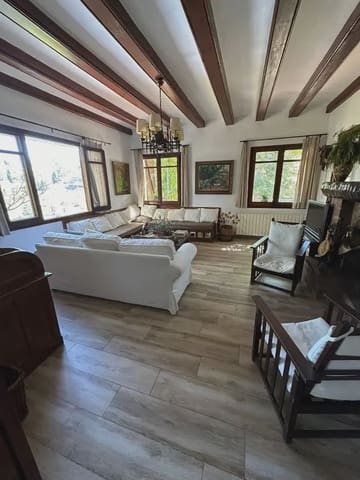 4 chambre Finca/Maison de Campagne à vendre à Castellví de Rosanes avec piscine garage - 650 000 € (Ref: 10099548)