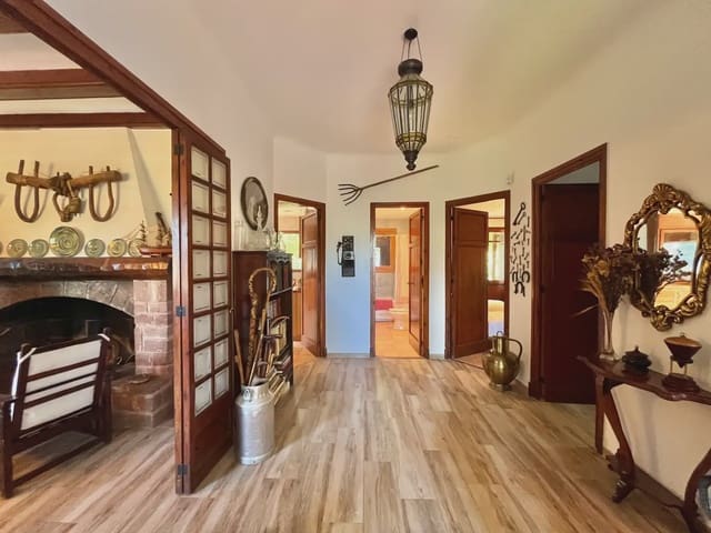 4 Zimmer Finca/Landgut zu verkaufen in Castellví de Rosanes mit Pool Garage - 650.000 € (Ref: 10099548)